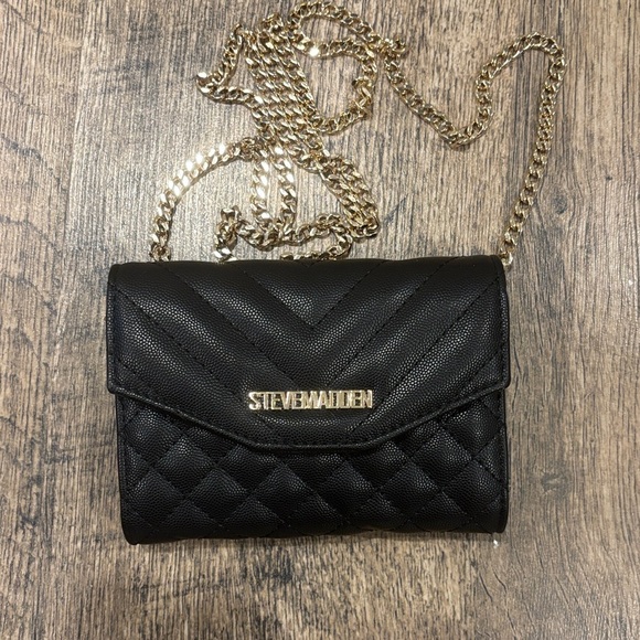 Steve Madden Quilted Black Shoulder Bag with Gold Chain - Picture 2 of 6